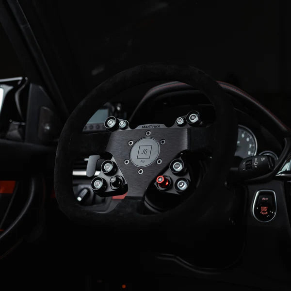madtrace racing steering wheel attached to madtrace quick release